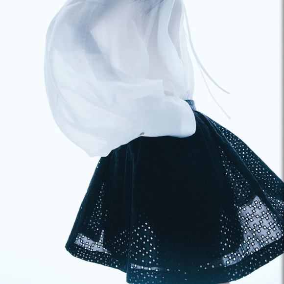 NWT H&M Black Eyelet Lace Embroidered School Girl Feminine Mini Skirt Size 14 - Picture 3 of 9